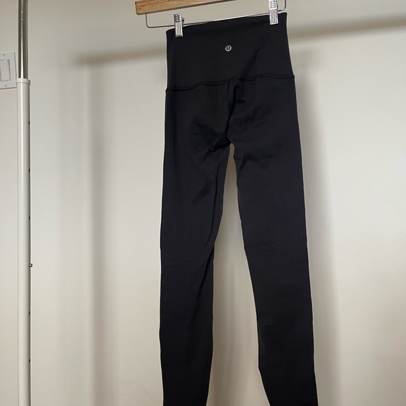 Lulu lemon mesh leggings - Picture 3 of 3